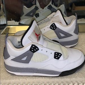 Retro Jordan White Cement 4